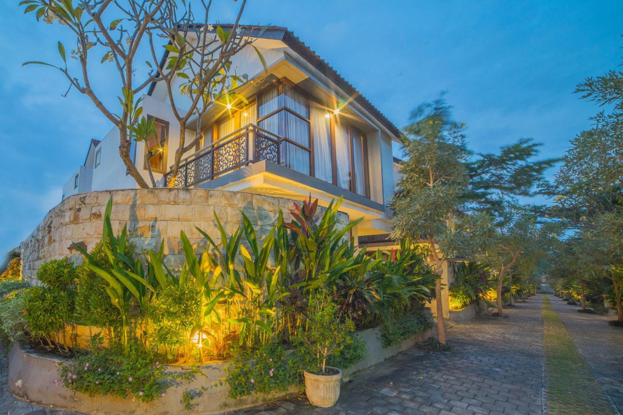 Grand Kesambi Resort And Villas Dalung  Exterior photo