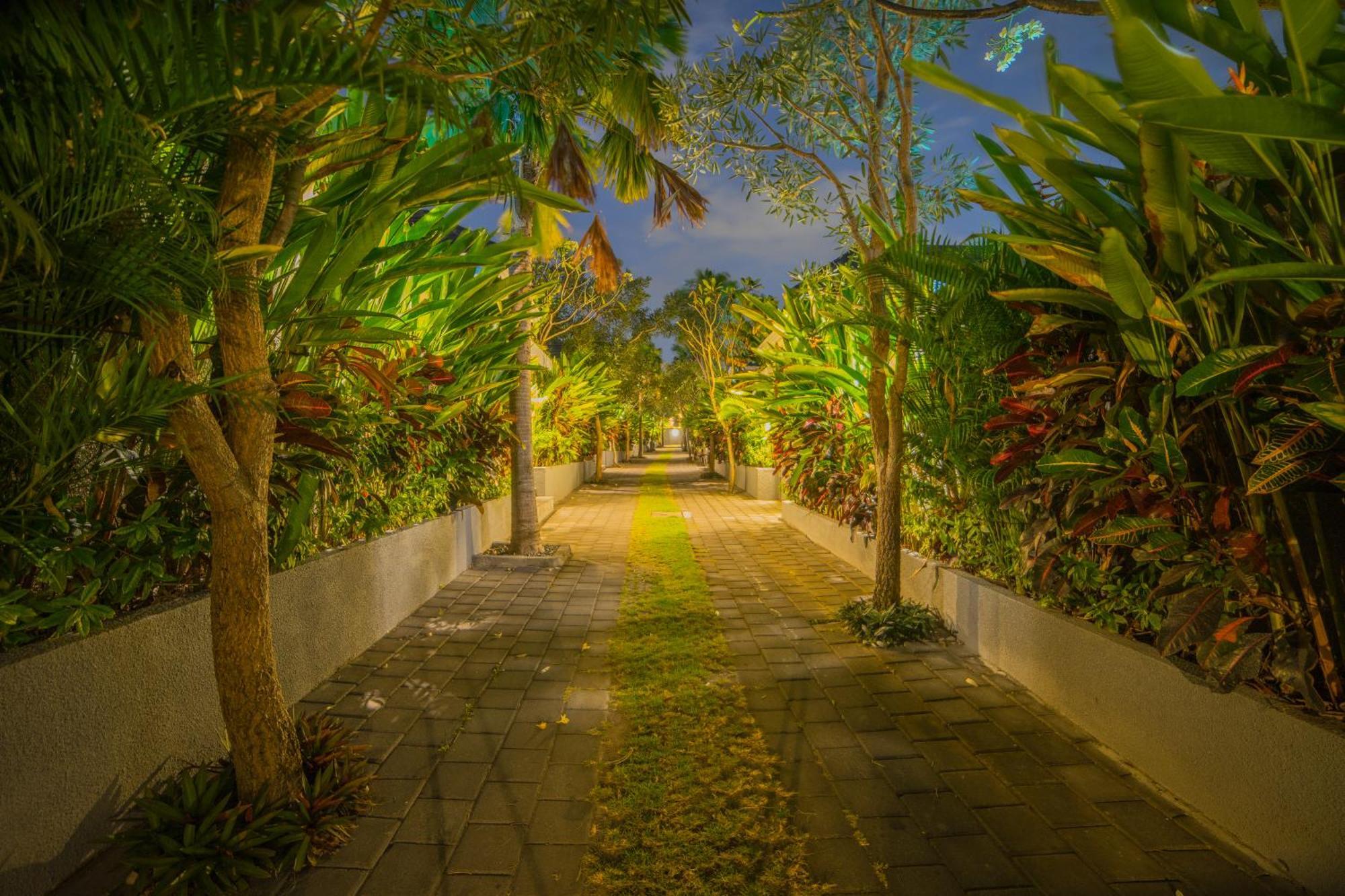 Grand Kesambi Resort And Villas Dalung  Exterior photo