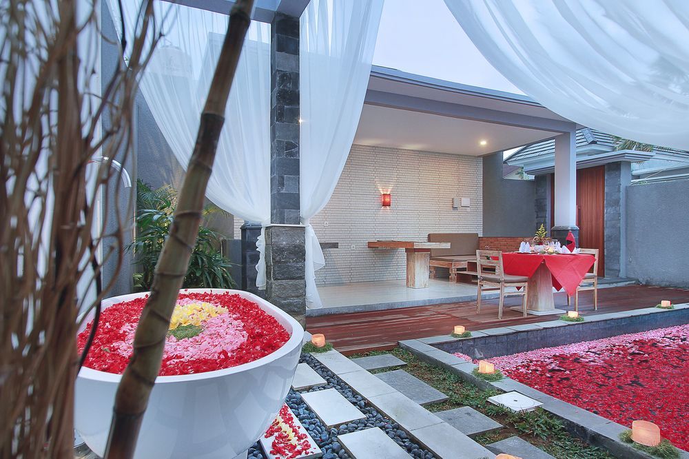 Grand Kesambi Resort And Villas Dalung  Exterior photo